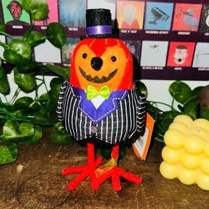 Target Bird Hyde & Eek Gourdon Halloween Featherly Friends Decor